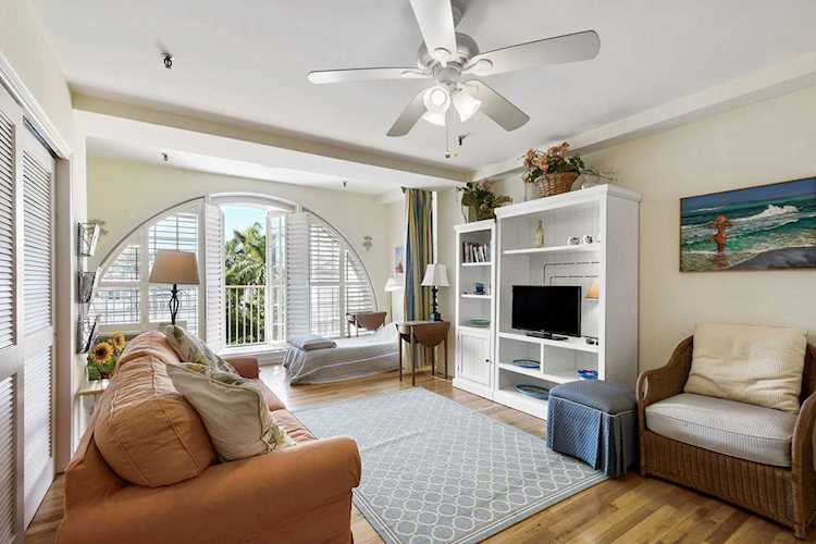235 Sunrise Avenue #2027 Palm Beach, FL 33480