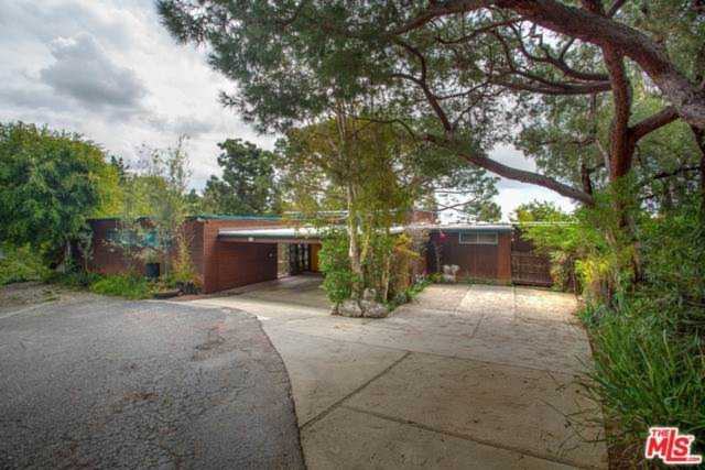 801 Broom Way Los Angeles, CA 90049
