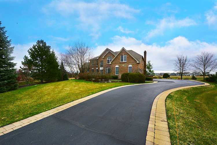13 Somerset Hills Ct Hawthorn Woods, IL 60047