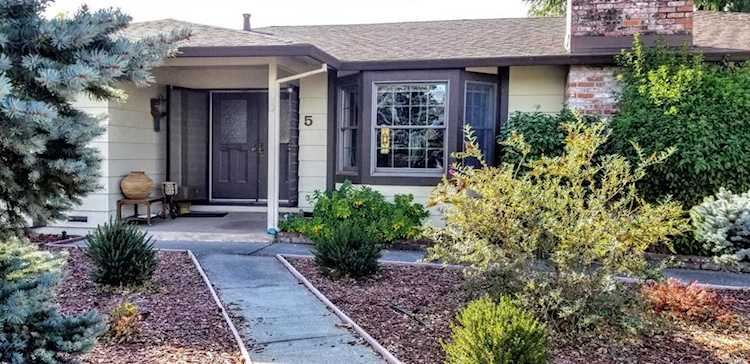 5 Valley Lakes Place Santa Rosa, CA 95409