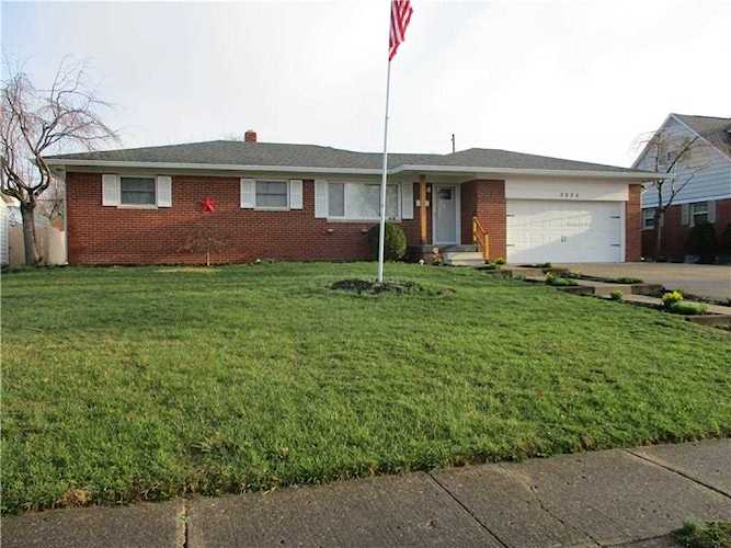 ClaireAnne Aikman - Homes for Sale, Homes to Buy, Realtor Photo 1
