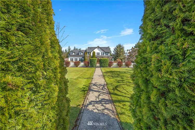 3605 214th Ave E Lake Tapps, WA 98391