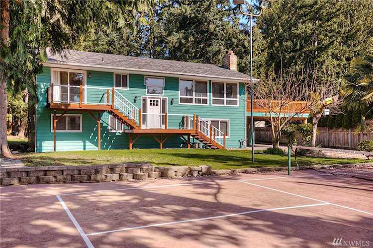 18425 Driftwood Dr E Lake Tapps, WA 98391