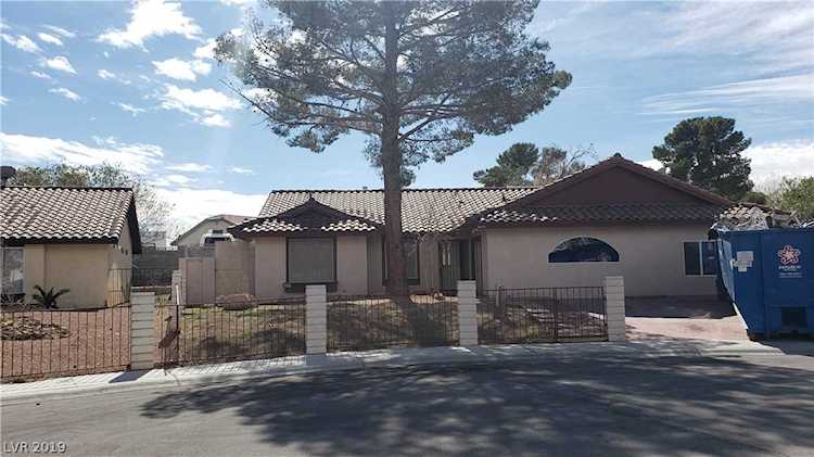 6445 Beechcrest Rd Las Vegas, NV 89108