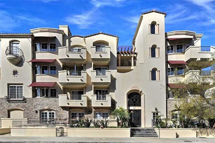 4237 Longridge Avenue #305 Studio City, CA 91604