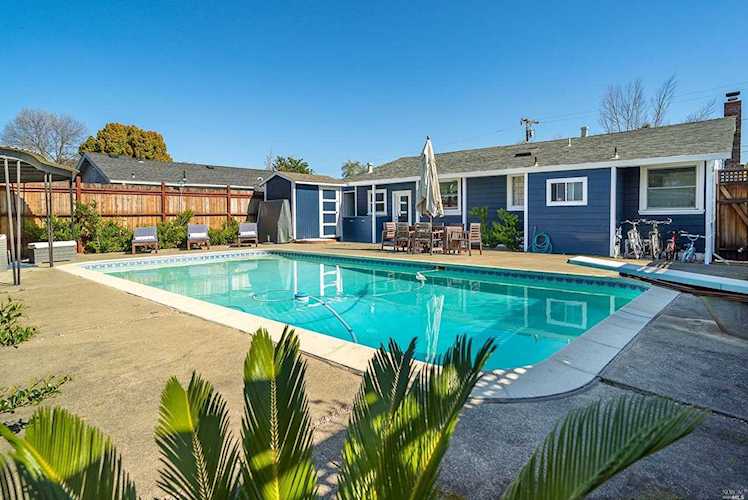 18045 Brooks Avenue Sonoma, CA 95476