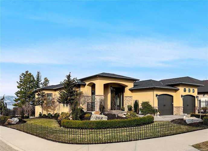288 Quilchena Drive Kelowna, BC V1W5C1