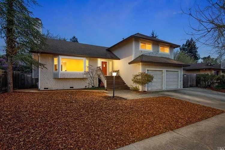 669 Rinaldo Street Santa Rosa, CA 95409