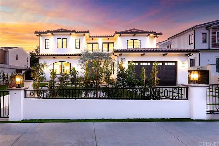 227 Veteran Avenue Los Angeles, CA 90024