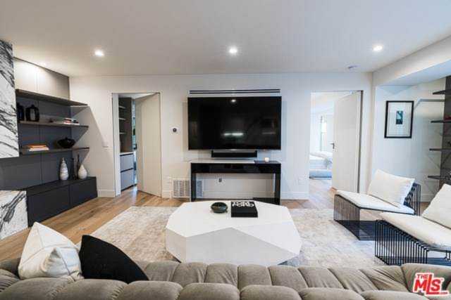 838 N Doheny Drive #306 West Hollywood, CA 90069