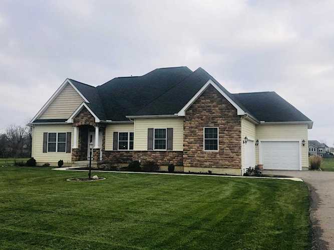 1633 Winding Oak Drive Baltimore, OH 43105