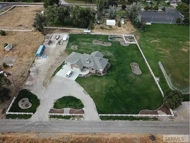 1068 W 110 S Blackfoot, ID 83221