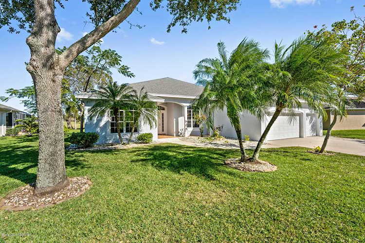 305 Sandhurst Drive Melbourne, FL 32940