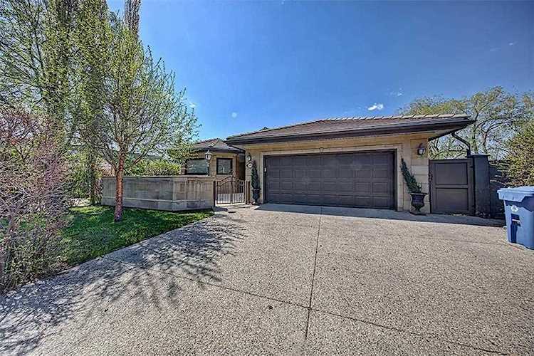 3911 Crestview Road SW Calgary, AB T2T 2L5