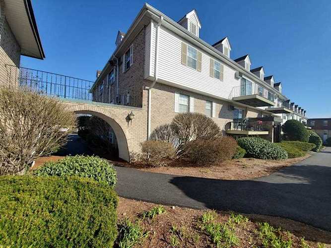 16 Williamsburg Ct #22 Shrewsbury, MA 01545