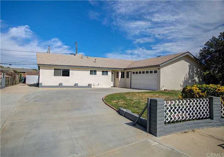 3261 Debbie Lane Riverside, CA 92501