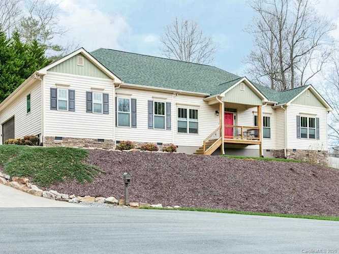 20 Kaly Ln Fletcher, NC 28732