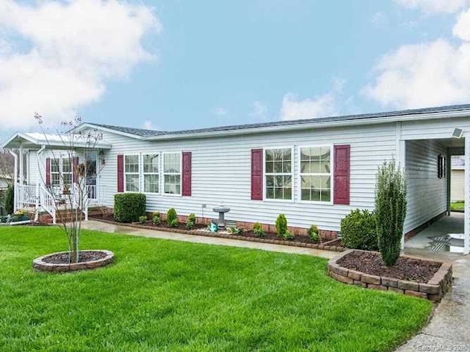 7 Marjorie Ln Hendersonville, NC 28792