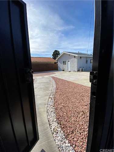 556 Alexander San Fernando, CA 91340
