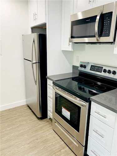 18307 Burbank Boulevard #231 Tarzana, CA 91356