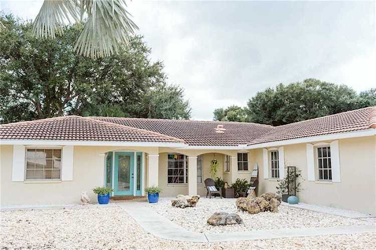 7343 Biltmore Drive Sarasota, FL 34231
