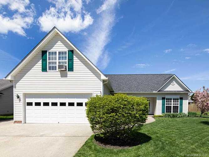 254 Meadow Pathway Dr Fletcher, NC 28732