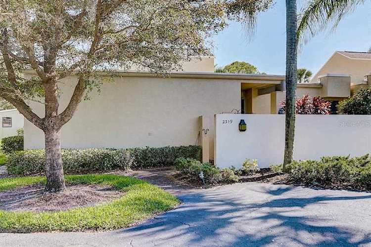 2319 Lakeside Mews #B3 Sarasota, FL 34235