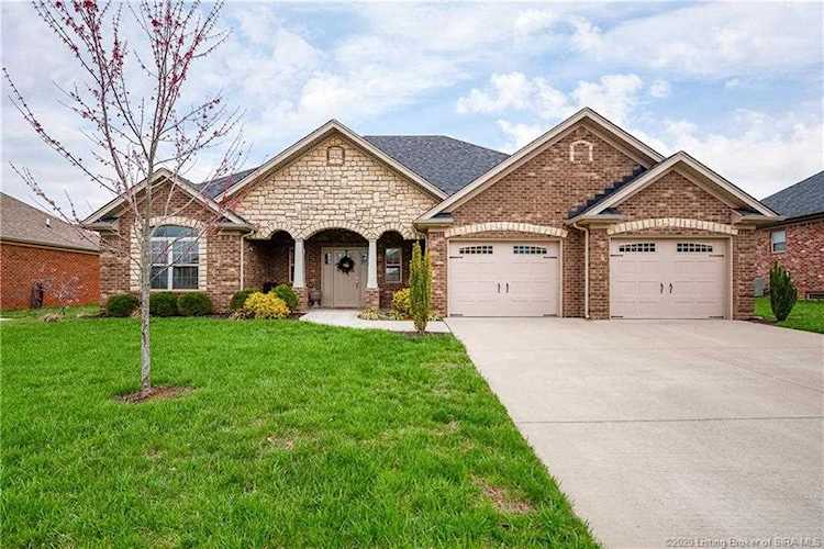 1006 Wagon Trl Greenville, IN 47124