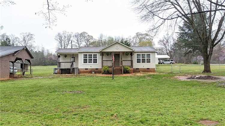4122 Woodlawn Acres Rd Sharon, SC 29742