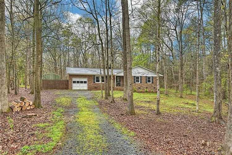 2000 Lark Trl Monroe, NC 28110