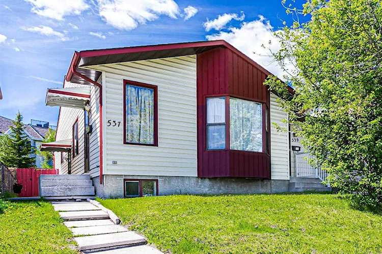 537 Whiteland Drive NE Calgary, AB T1Y 3S5