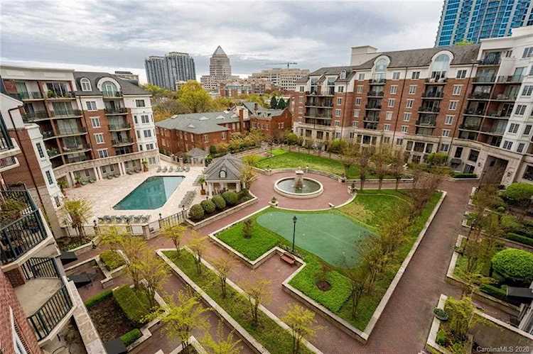 300 W 5th St Charlotte, NC 28202