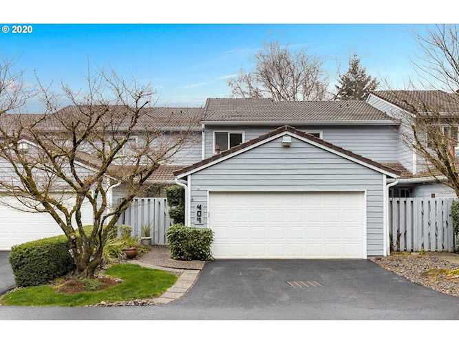 409 SW 70th Ter Portland, OR 97225