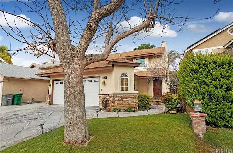 28529 Sugar Pine Way Saugus, CA 91390