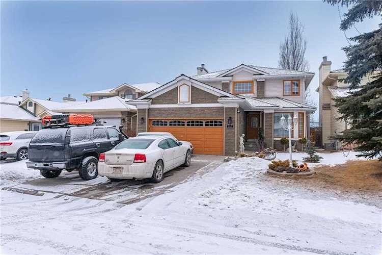 80 Douglas Woods Terrace SE Calgary, AB T2Z 2E6