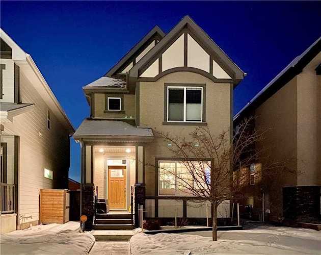 216 Mahogany Grove SE Calgary, AB T3M 1W8