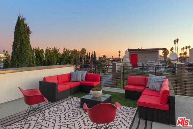 1306 N Mansfield Avenue Los Angeles, CA 90028