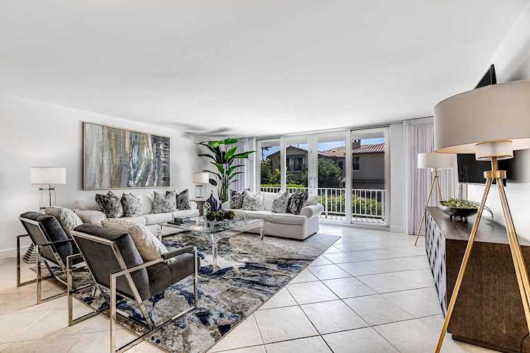 100 Worth Avenue #220 Palm Beach, FL 33480