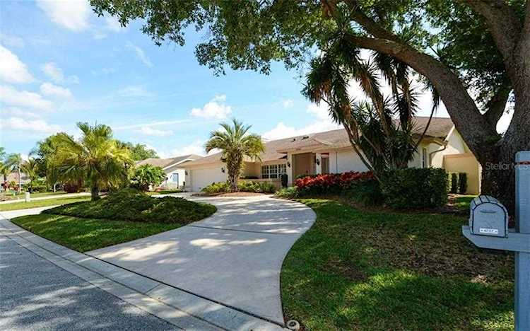 4737 Meadowview Boulevard Sarasota, FL 34233