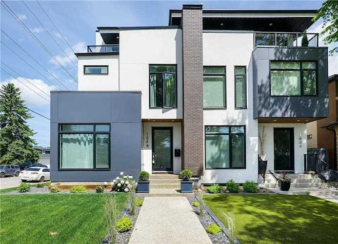 1946 45 Avenue SW Calgary, AB T2T 2P3