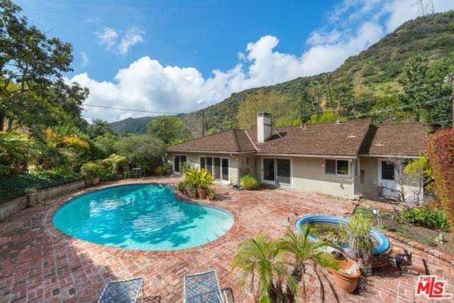 3480 Mandeville Canyon Road Los Angeles, CA 90049