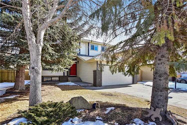 40 Sunlake Road SE Calgary, AB T2X 2T5
