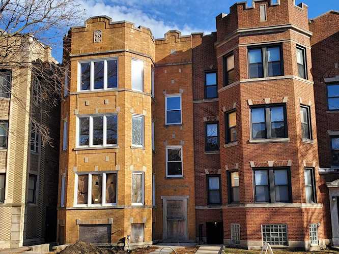 8233 S Maryland Ave Chicago, IL 60619