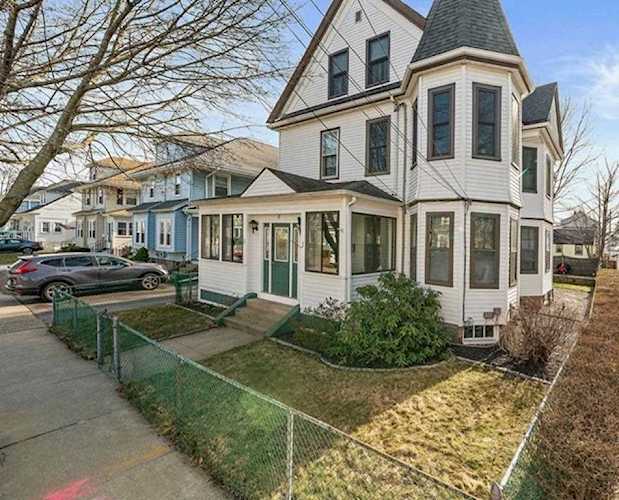 35 Tyler St Quincy, MA 02171
