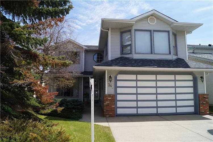 34 Hawkville Close NW Calgary, AB T3G 3N3
