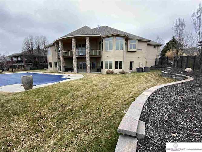 7438 N 124 St Omaha, NE 68142 | MLS 22007082 Photo 1