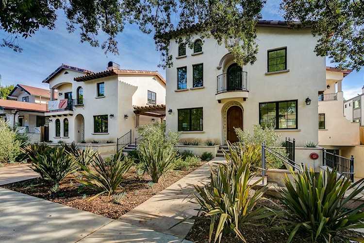 388 S Los Robles Avenue #105 Pasadena, CA 91101
