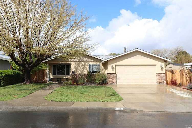 136 Kerns Court Napa, CA 94558