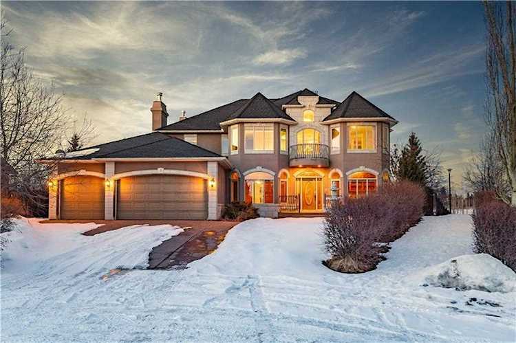 129 Aspen Meadows Court SW Calgary, AB T3H 4T3