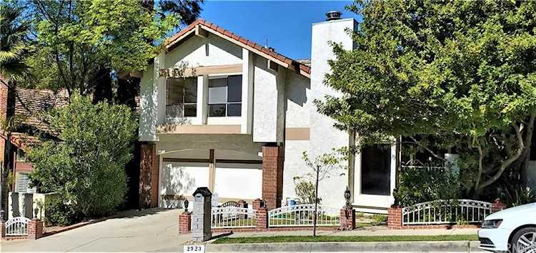 2923 Woodwardia Drive Los Angeles, CA 90077